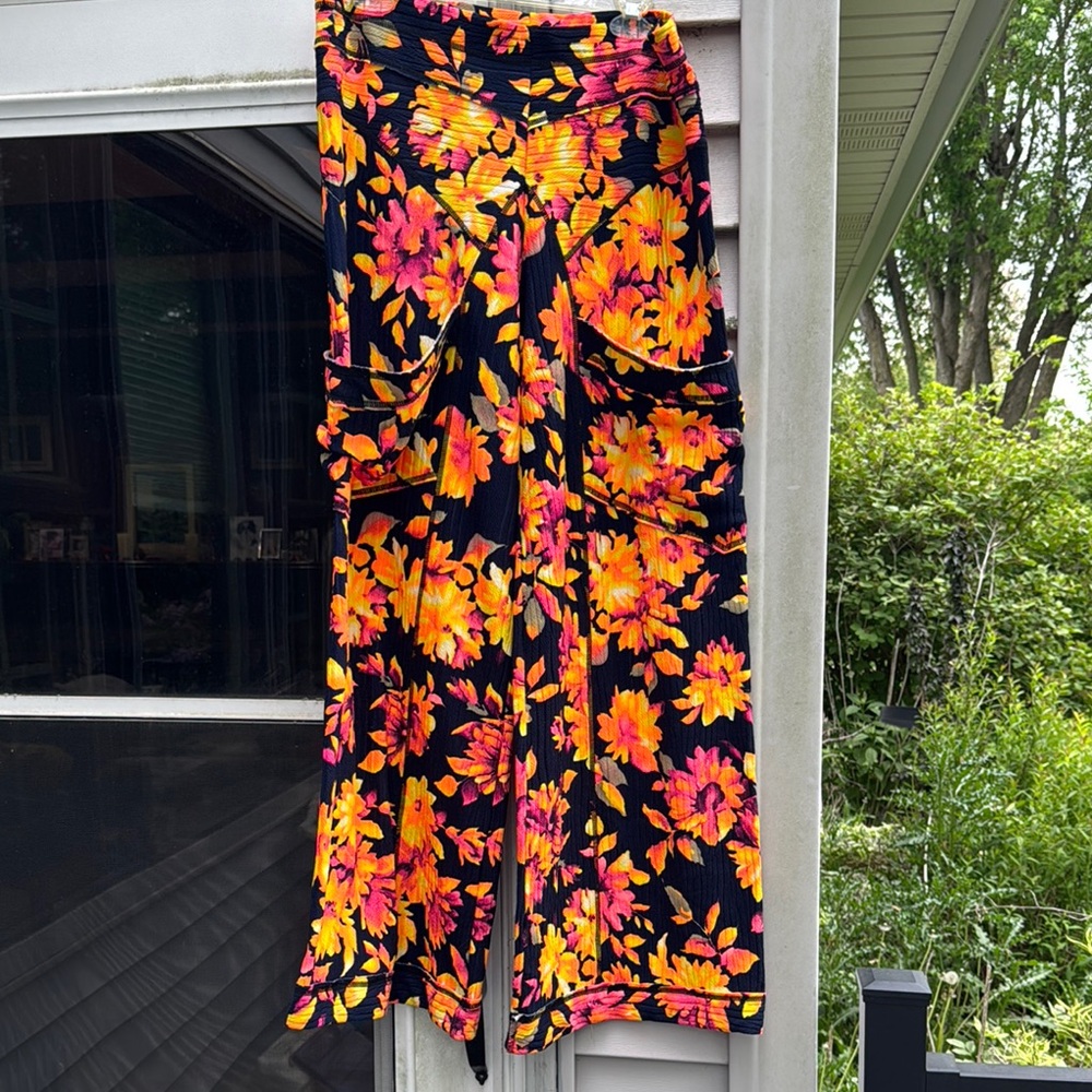Autumn Teneyl Floral Wide-Leg Pants